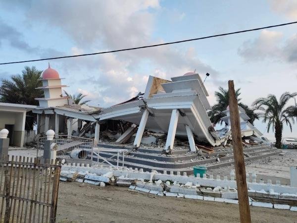 Pemerintah Bergerak Selamatkan Penyintas Gempa NTT